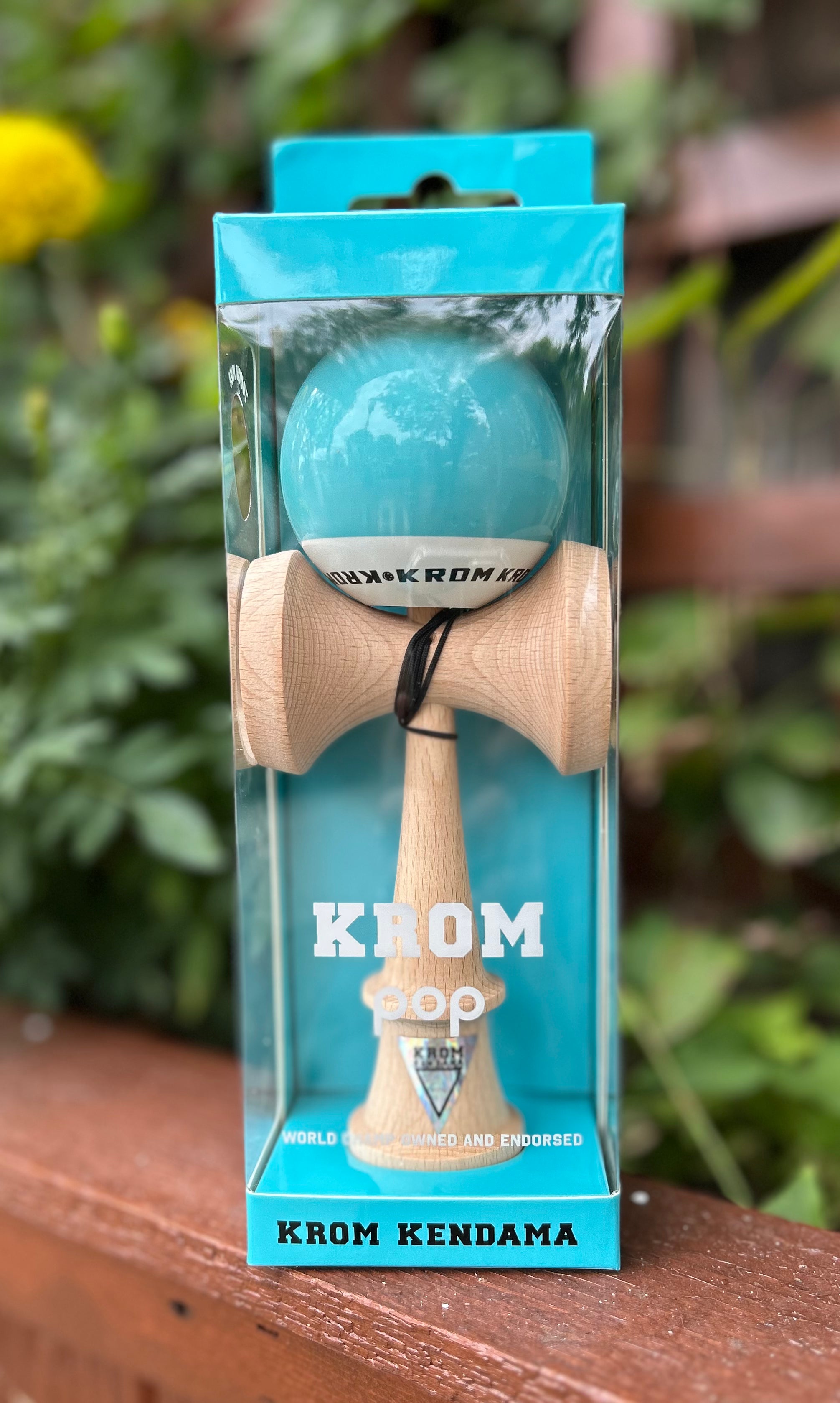 KROM Pop Lol Sky Blue Kendama