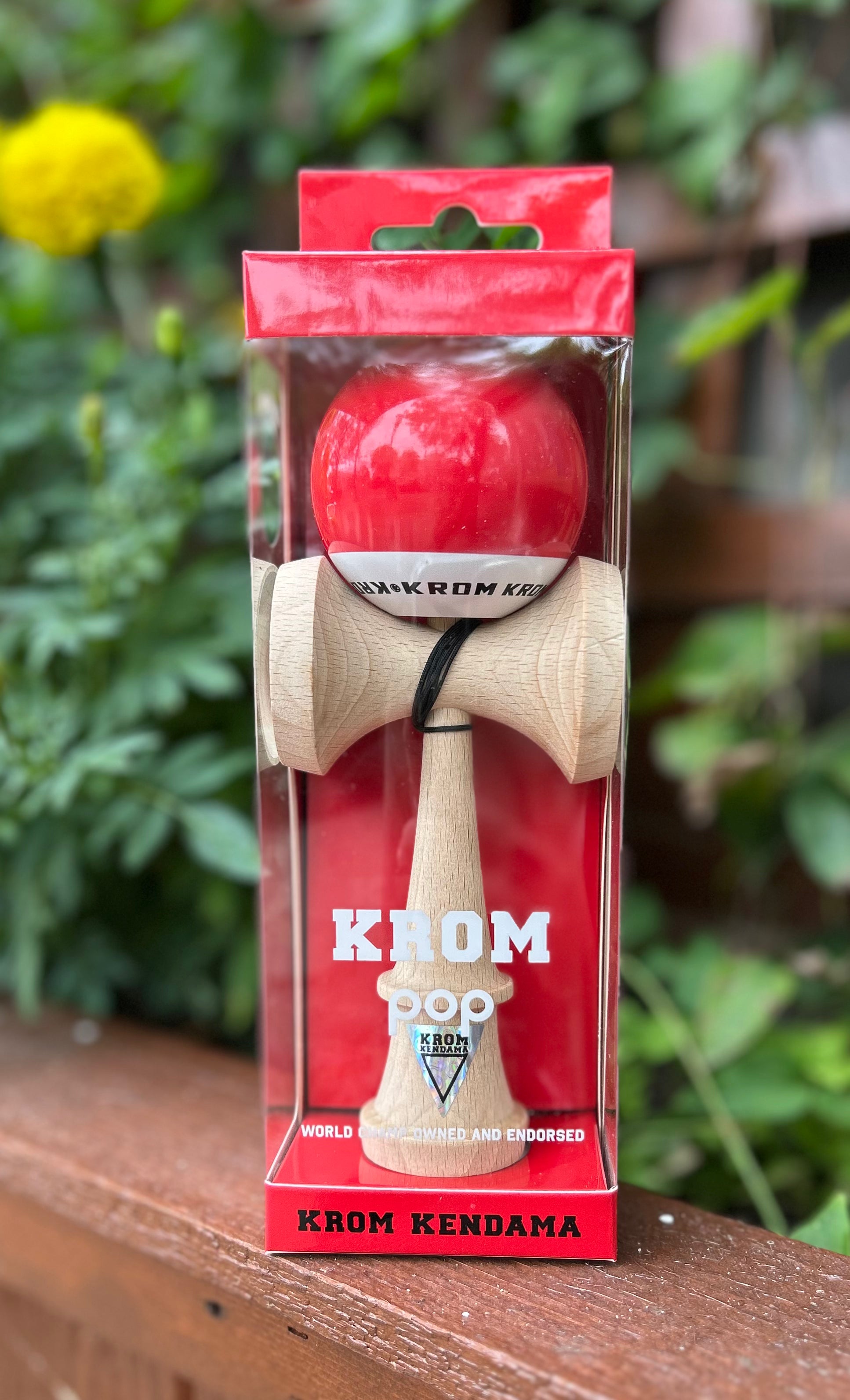 KROM Pop Lol Red Kendama