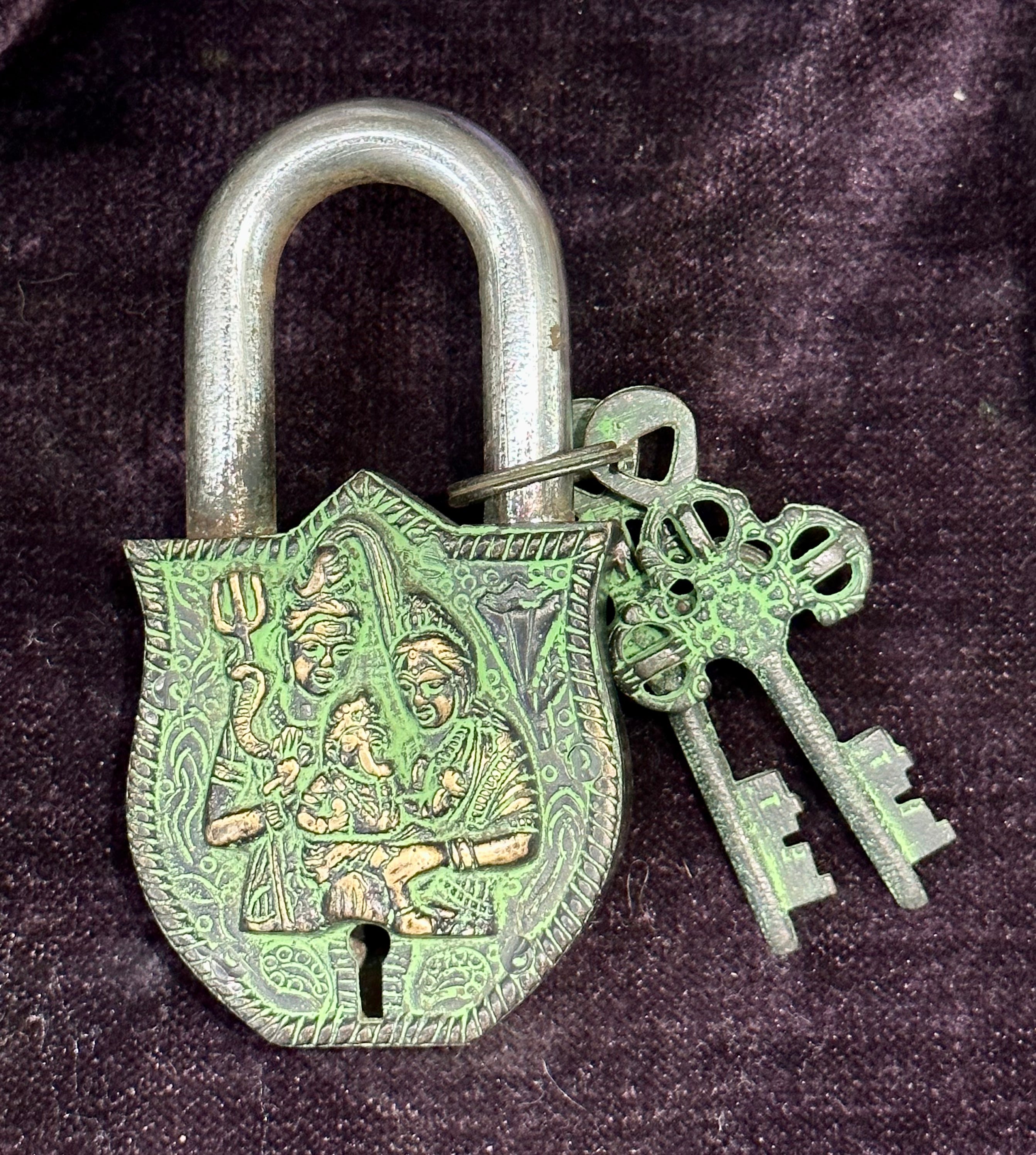 Tibetan Antiqued Brass Lock Vishu
