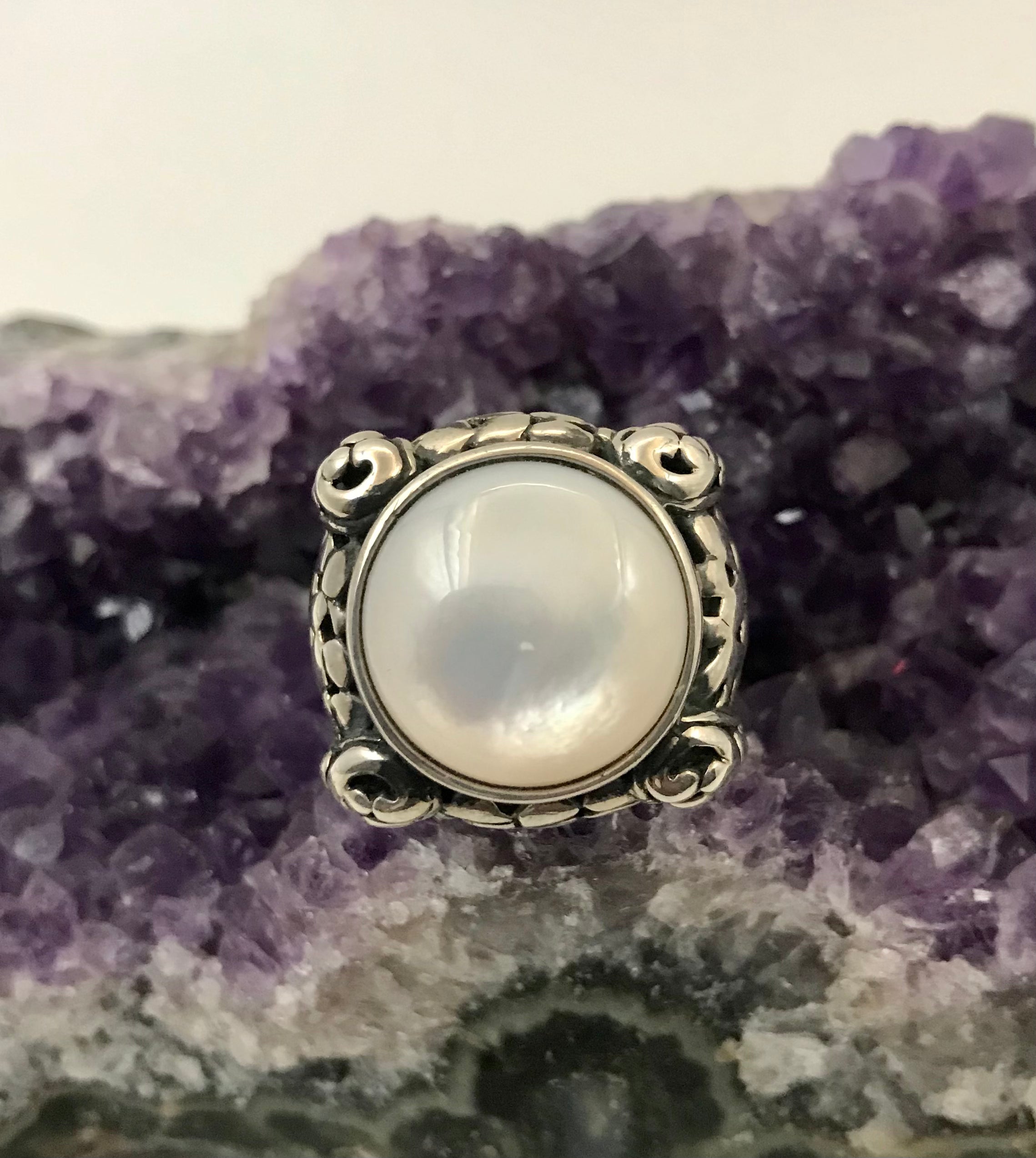 Mother of Pearl Gemstone Sterling Silver Ring size 7